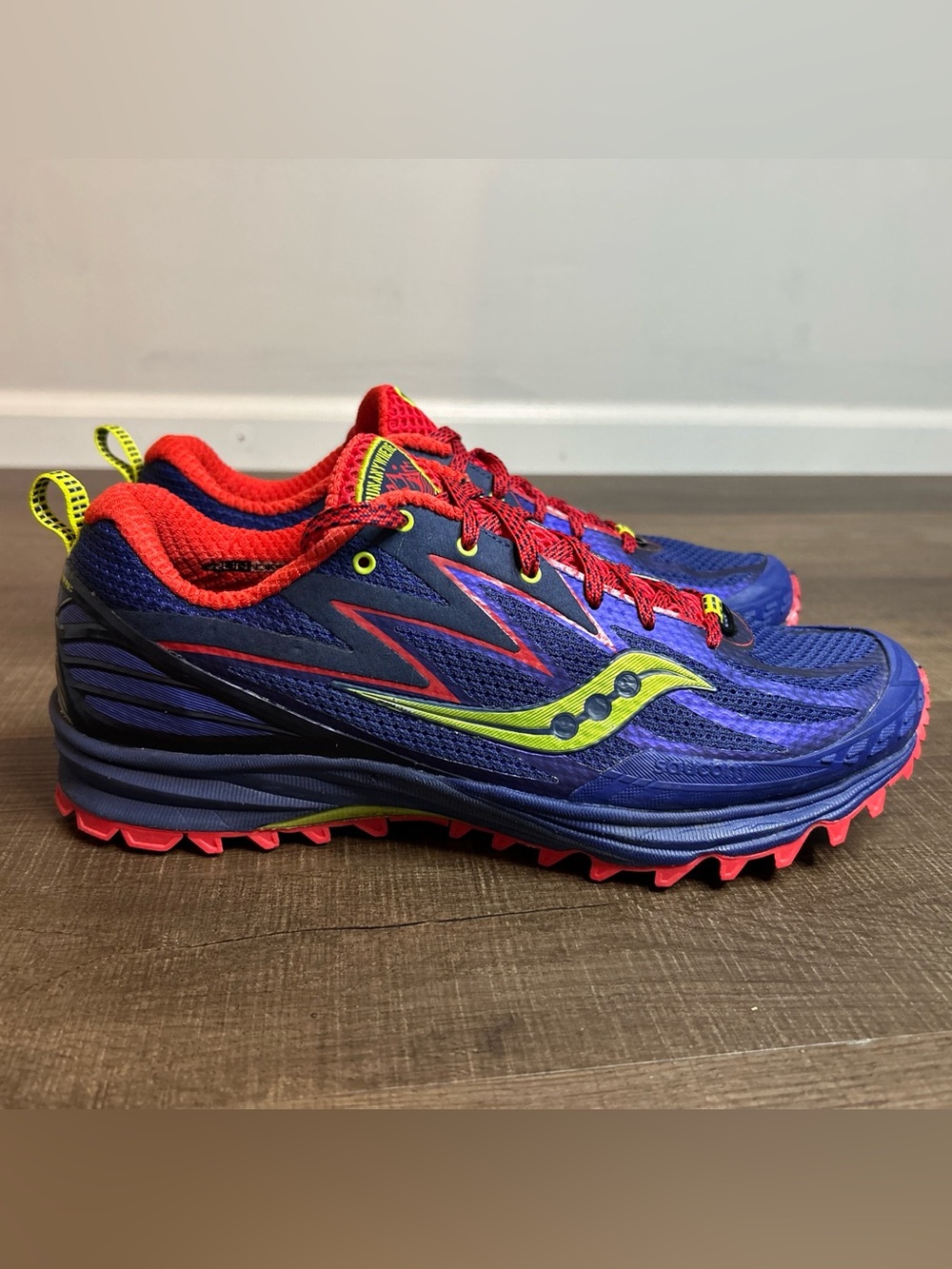 Women's Saucony Red Blue Peregrine 5 Trail Outdoor Running Shoes Size 10